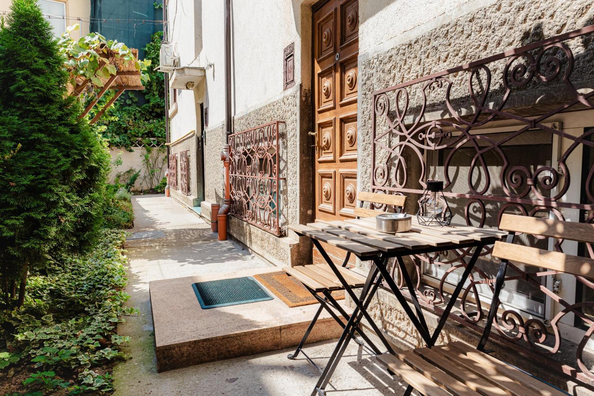 Downtown Apartment Boutique Green Garden Unirii Бухарест Экстерьер фото